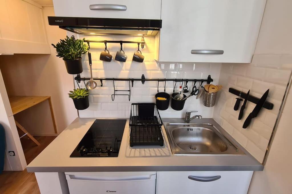 טרוביל-סור-מאר Beau Studio A 30M De La Plage / Beautiful Studio 30M From The Beach מראה חיצוני תמונה
